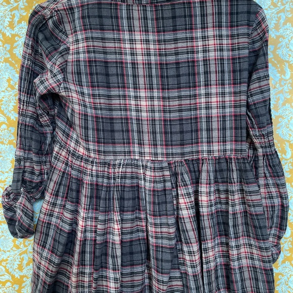 11•1•Tylho Plaid Neck Button Down Top - Picture 6 of 6